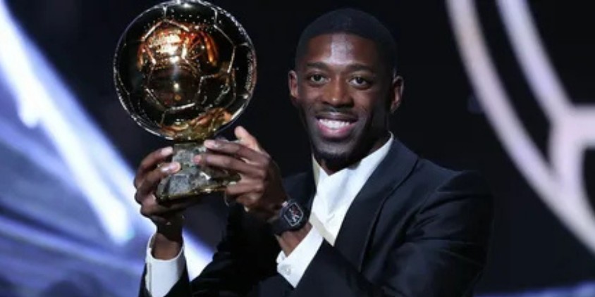 عثمان ديمبلي يحرز الكرة الذهبية 2025 متفوقاً على حكيمي وصلاح