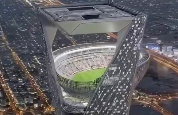 السعودية تبتكر ملعباً معلقاً في السماء استعداداً لكأس العالم 2034
