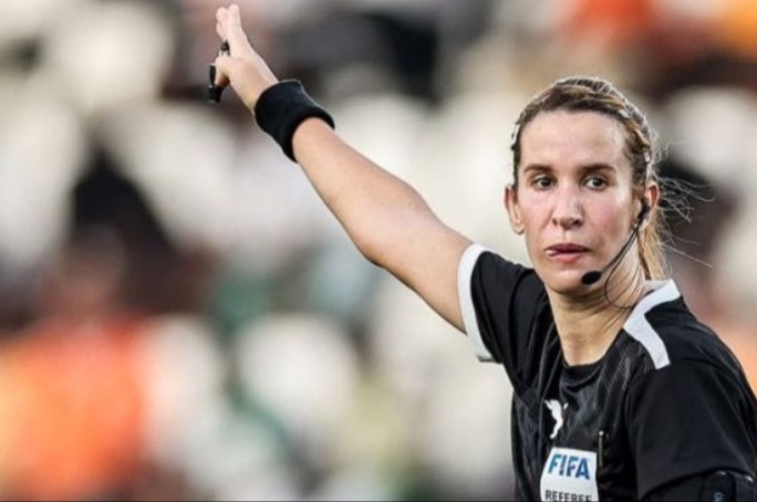 الحكمة الدولية بشرى كربوبي تعتزل التحكيم وتكشف عن خلافات مع مسؤولي مديرية التحكيم