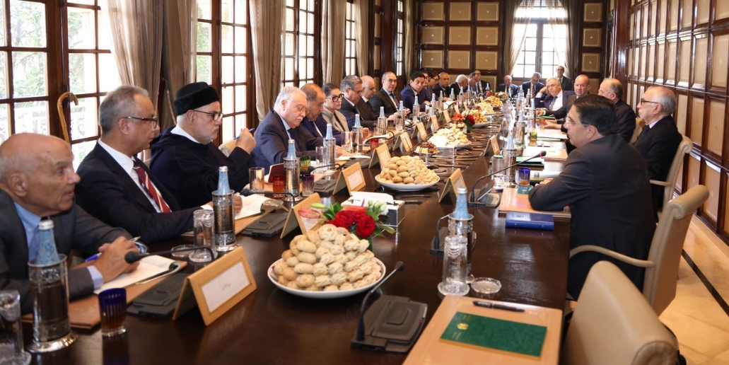 مستشارو الملك يجتمعون مع قادة الأحزاب لمناقشة تحديث مبادرة الحكم الذاتي بالصحراء