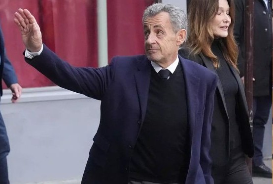 الرئيس الفرنسي السابق نيكولا ساركوزي ينشر أول تغريدة بعد إطلاق سراحه