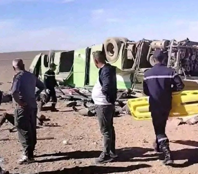 الجزائر.. حادث مروري مأساوي يودي بحياة 14 شخصا ببني عباس