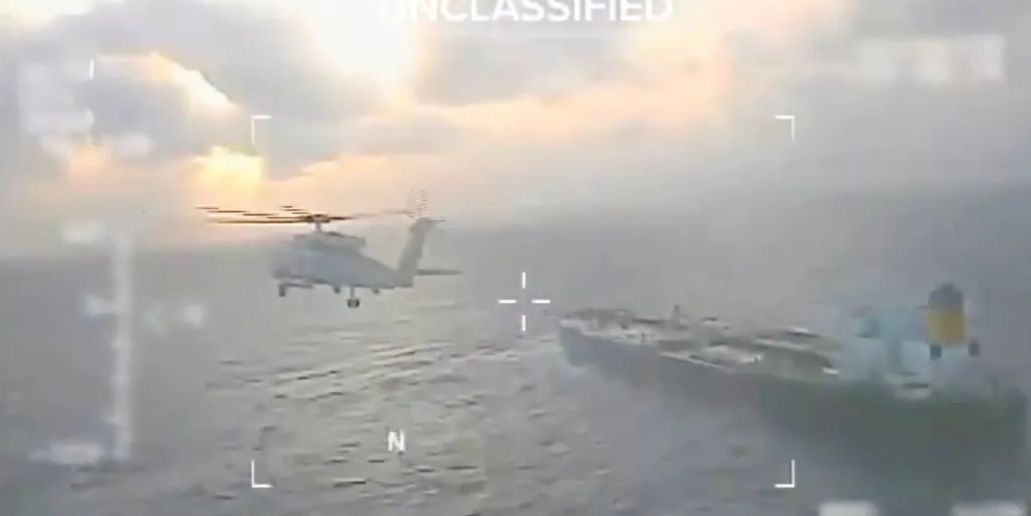 تصعيد خطير.. واشنطن تحتجز ناقلة نفط ثالثة قبالة فنزويلا وتتوعد نظام مادورو