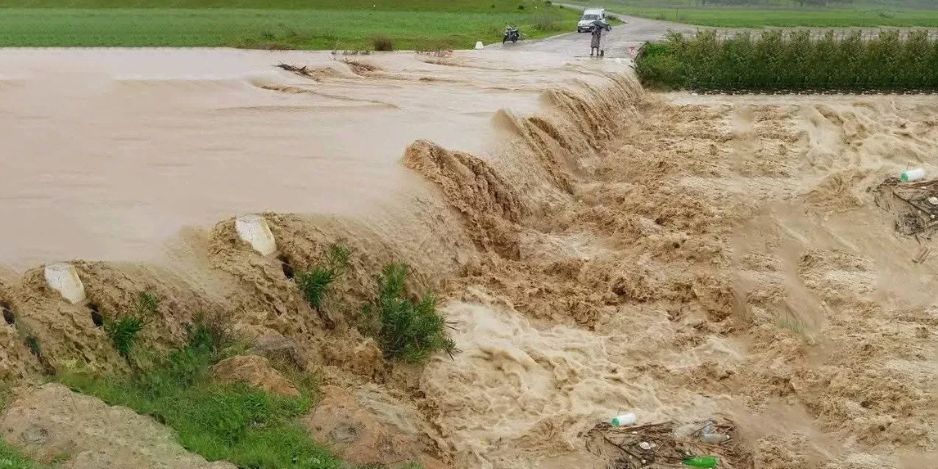 الأوضاع المائية الحرجة: سد الوحدة يقترب من طاقته القصوى ووادي المخازن يتجاوز السعة الاستيعابية