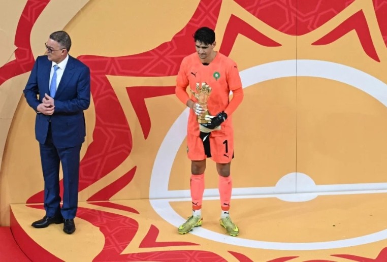 ياسين بونو يحصد جائزة أفضل حارس في كأس أفريقيا 2025