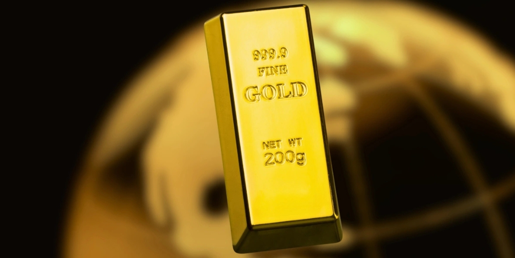 الذهب يسجل قمة تاريخية جديدة عند 4700 دولار للأونصة