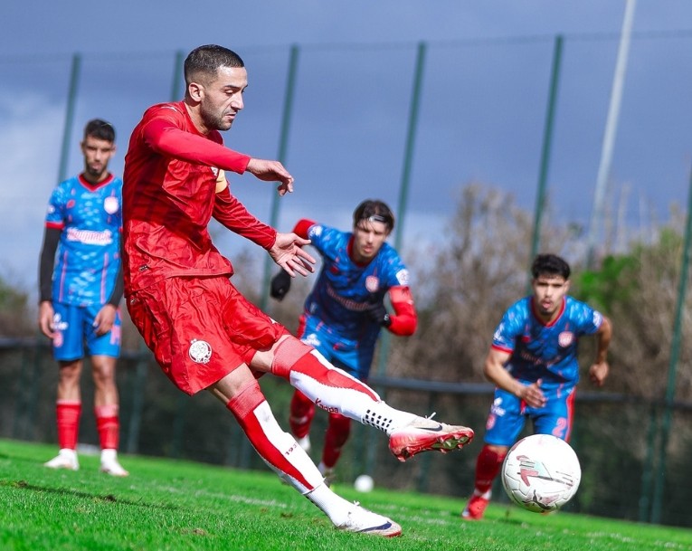 زياش يقترب من قص شريط مشاركاته مع الوداد في قمة قارية