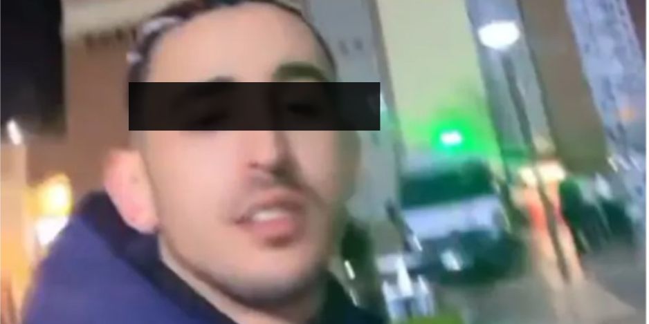 توقيف مشجع جزائري بمطار الدار البيضاء بعد إساءات ضد المغاربة