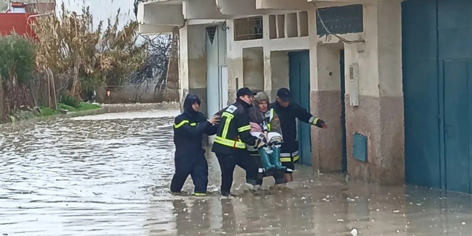 فيضانات تازة تستدعي إجلاء 23 منزلا وتعبئة أمنية لمواجهة السيول