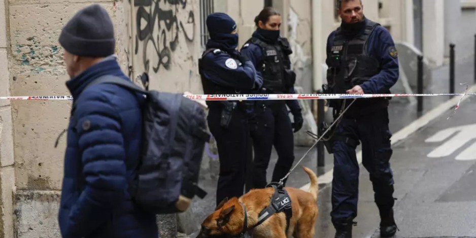 فرنسا: إخلاء مقر حزب “فرنسا الأبية” بعد تهديد بقنبلة إثر مقتل ناشط يميني