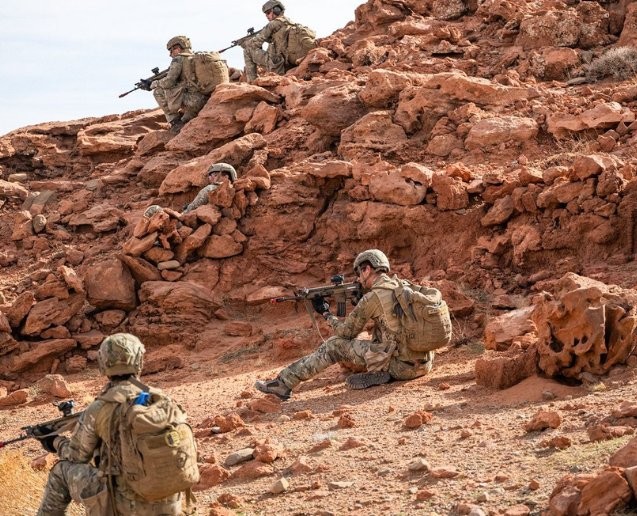 الأمير البلجيكي غابرييل يتدرب في صحراء الراشيدية ضمن تكوينه العسكري